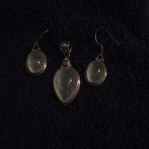 Pendent and earrings white stones